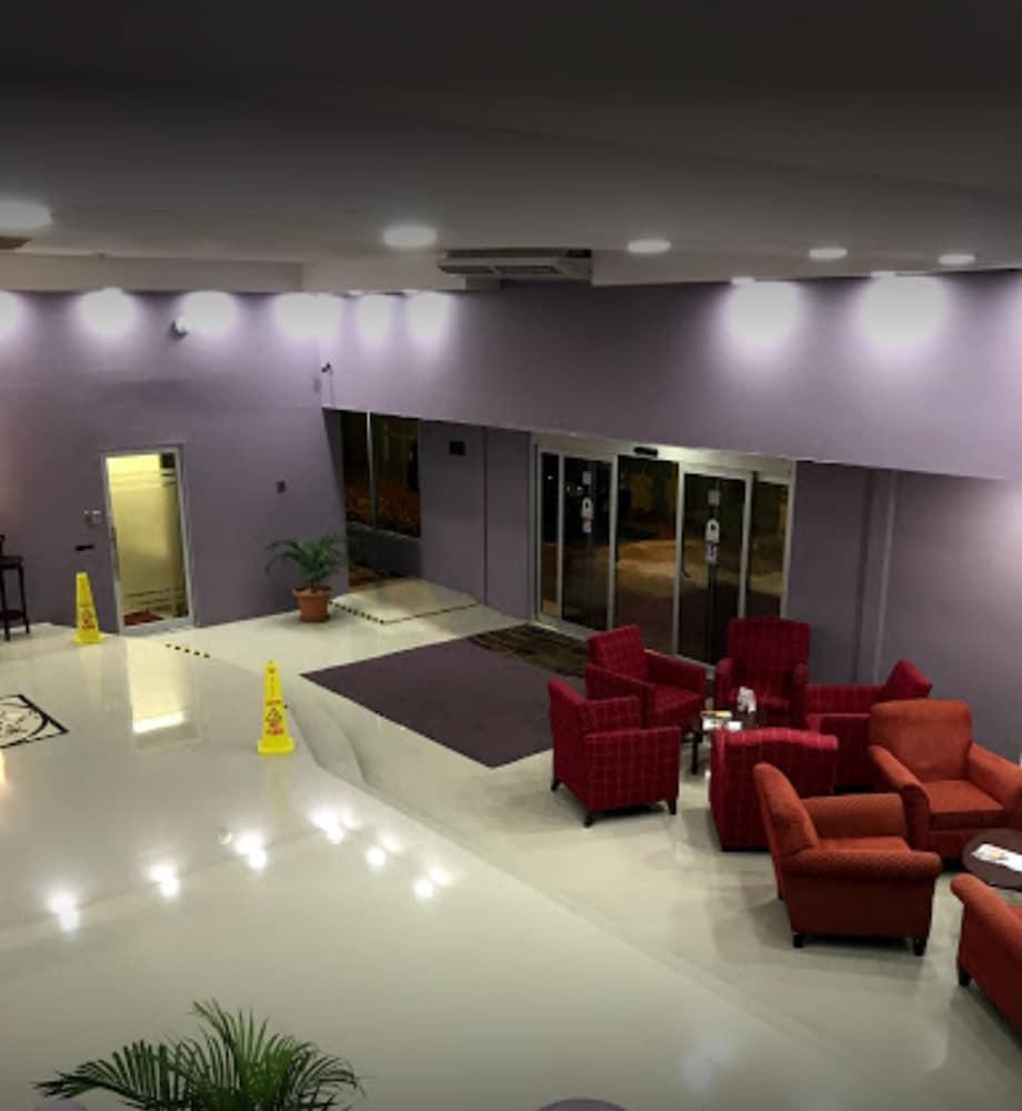 Airport Suites Hotel Piarco Εξωτερικό φωτογραφία